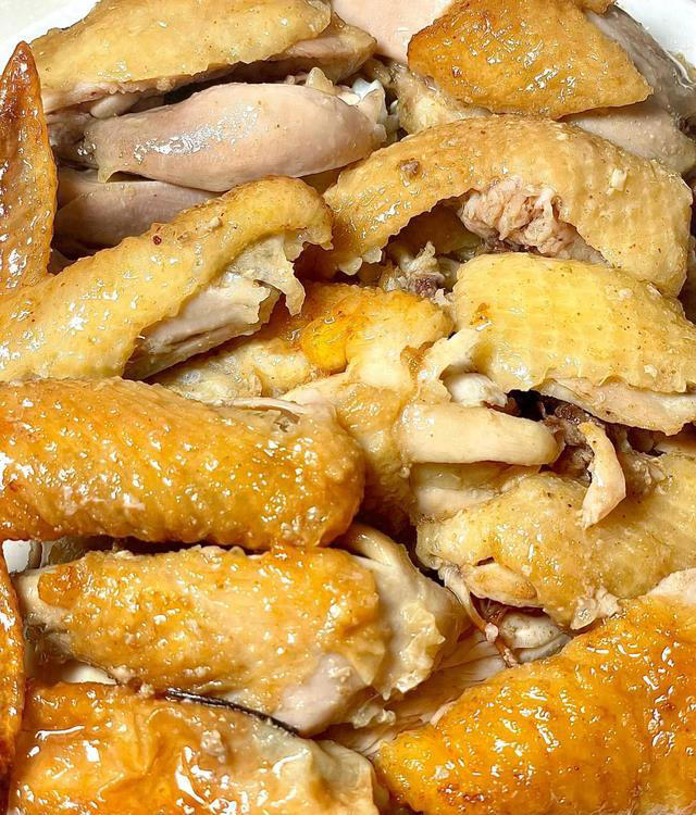 做盐焗鸡只需轻松几步，就鲜嫩多汁，外皮香脆，看一遍就能学会