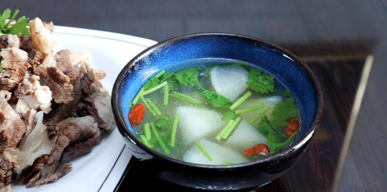 清炖牛肉最好吃的做法，牛肉汤鲜肉嫩，一次炖一锅不够吃