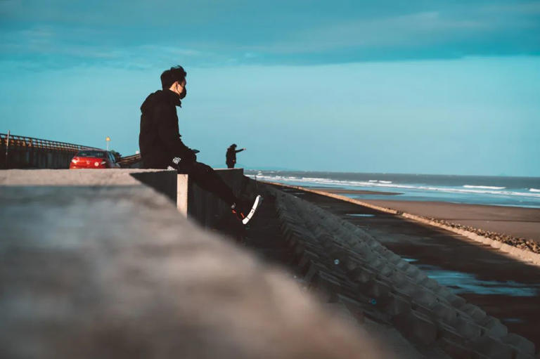 中年人的油腻：臭显摆，穷大方，假清高