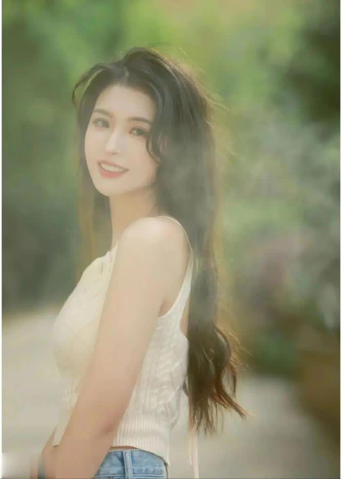 气质女生怎么拍照，7个拍照技巧帮你拍照自然又好看