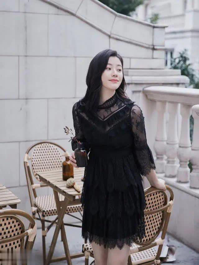 气质女生怎么拍照，7个拍照技巧帮你拍照自然又好看