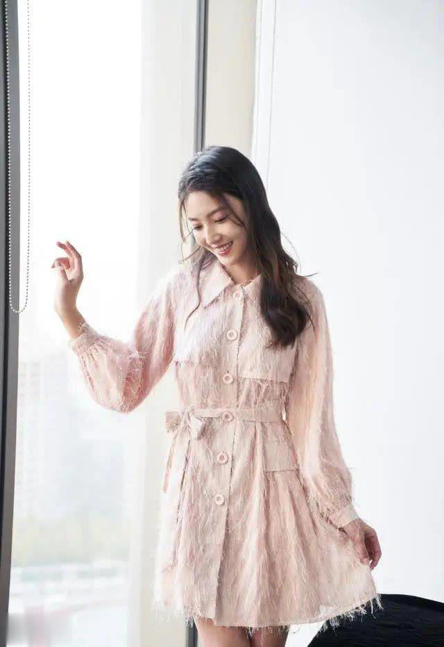 气质女生怎么拍照，7个拍照技巧帮你拍照自然又好看