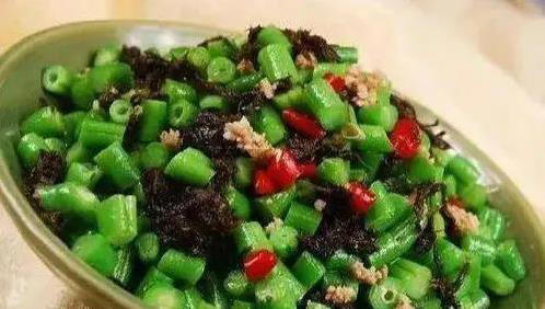 鸡肉猪肚四季豆，简单炒出大美味，你家餐桌差这招？