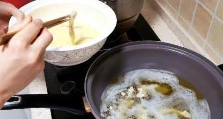 炸酥肉总不香？大厨揭秘正确做法，3个技巧让你外酥里嫩