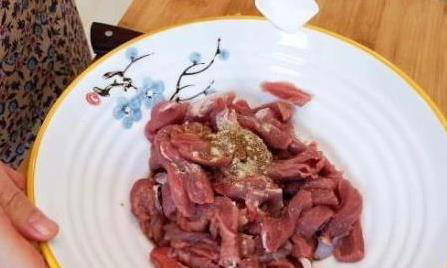 炸酥肉总不香？大厨揭秘正确做法，3个技巧让你外酥里嫩