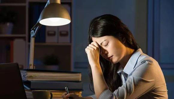 不断消耗身体，最减寿的习惯，不是喝酒，也不是抽烟，而是这3种