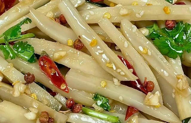 天气闷热食欲差，建议八道素菜别错过，清爽美味，吃一次，爱一次