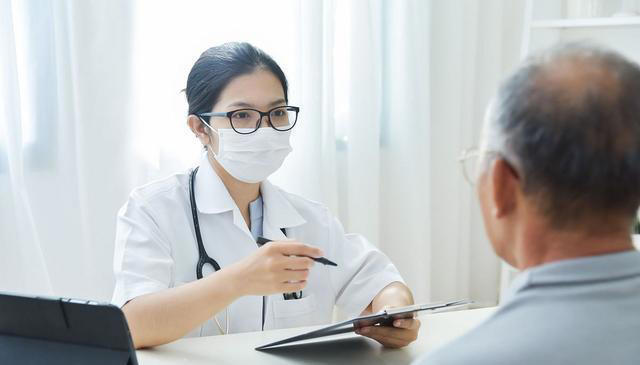 医生建议：为了远离脑梗和脑出血，50岁以上的人养成5个好习惯