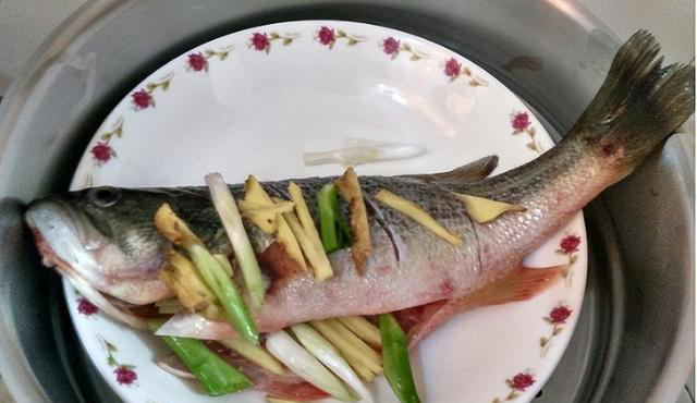 夏天，遇到这4种鱼别手软，比黄鳝和泥鳅还滋补，不懂吃可惜了！