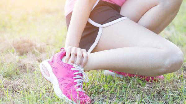 腿细影响健康？医生直言：身体这几个部位太粗或太细，可能都是病