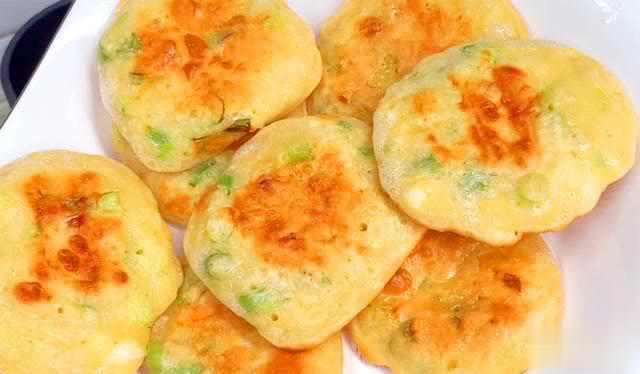 早餐这样做，比包子简单油条香，2分钟学会，一周吃7次不腻