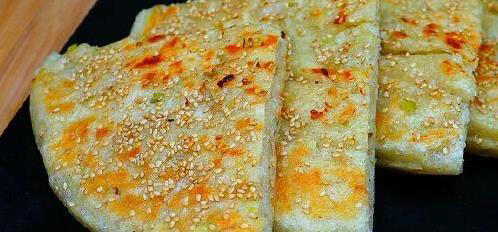 10分钟做出芝麻大饼,懒人早餐不揉面,外酥里软比油条香