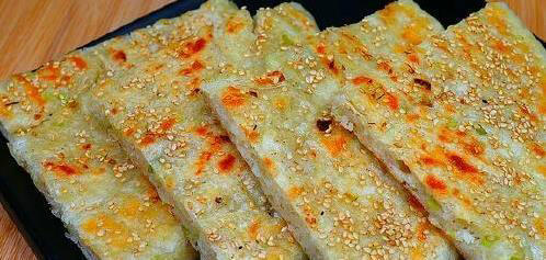 10分钟做出芝麻大饼，懒人早餐不揉面，外酥里软比油条香