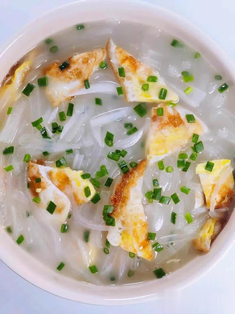 可以准备八道家宴菜，荤素搭配，健康有氛围