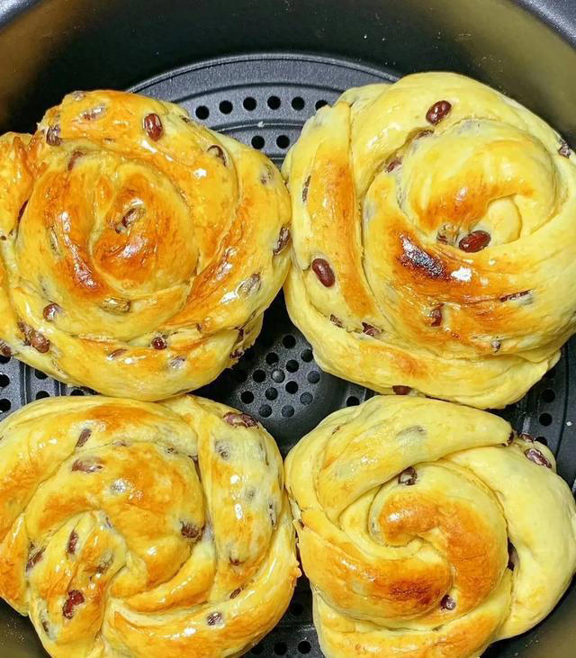 喜欢吃的面包快来看看！有这配方，自己在家就能吃到！