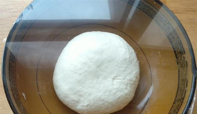 一把小葱，一碗面粉，卷一卷，拧一拧，教你脆皮葱花饼，一碰掉渣