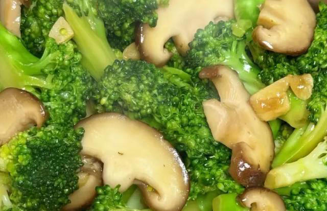 八种蔬菜是身体“清道夫”，建议大家夏天要多吃，排毒养颜促消化