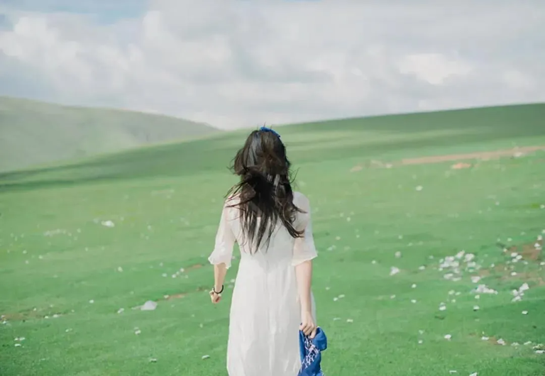 刘震云：越没本事的人，越在意人情世故，说白了，人情世故就是底层人讨好上层的手段。吹捧、维护其脸面，各取所需···