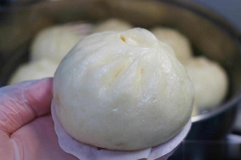 不用擀皮！软面包子做法超简单，这馅鲜香多汁巨好吃