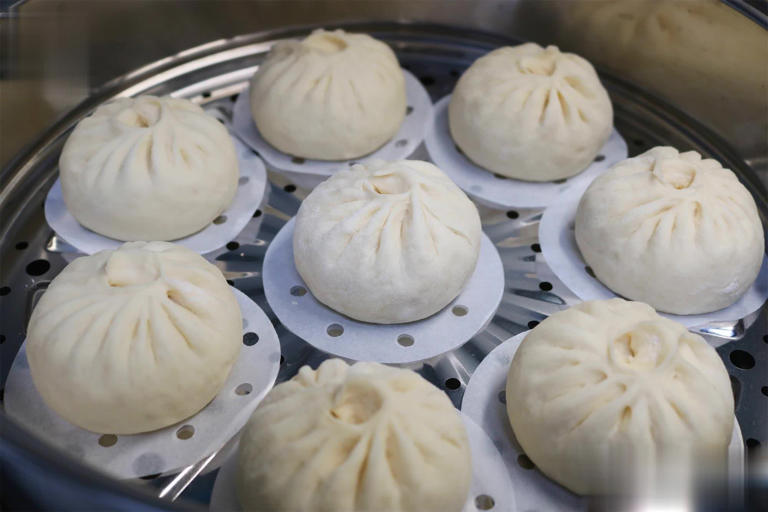 不用擀皮！软面包子做法超简单，这馅鲜香多汁巨好吃