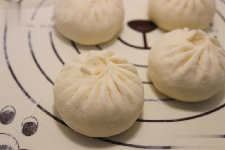 不用擀皮！软面包子做法超简单，这馅鲜香多汁巨好吃