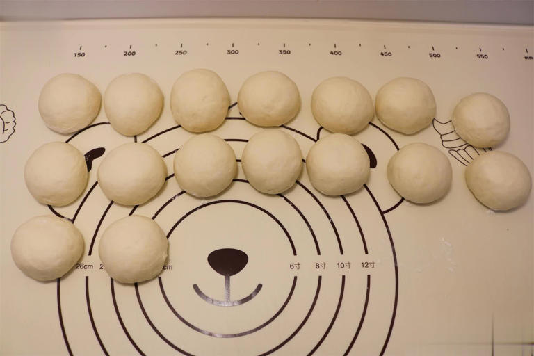 不用擀皮！软面包子做法超简单，这馅鲜香多汁巨好吃