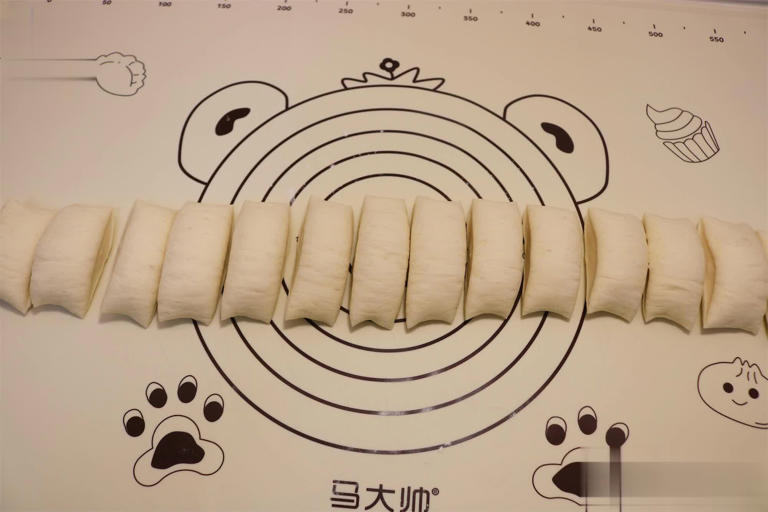 不用擀皮！软面包子做法超简单，这馅鲜香多汁巨好吃