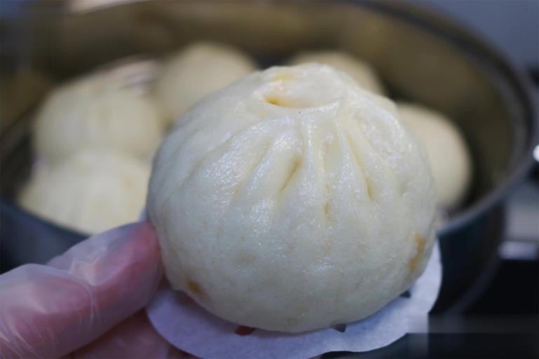不用擀皮！软面包子做法超简单，这馅鲜香多汁巨好吃