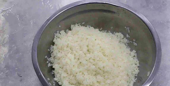 家常粉蒸排骨，40分钟软烂入味，学会这招秒杀饭店味道