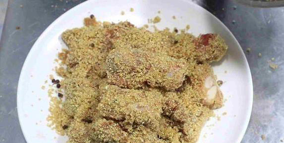 家常粉蒸排骨，40分钟软烂入味，学会这招秒杀饭店味道