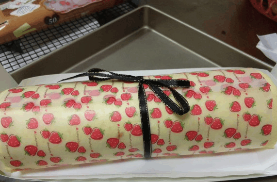 教你做蛋糕卷，简单零失败，怎么卷都不开裂