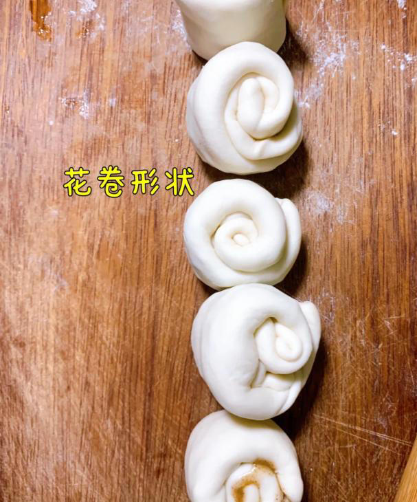 做葱油饼别直接上锅煎，学会这招又香又酥不油腻