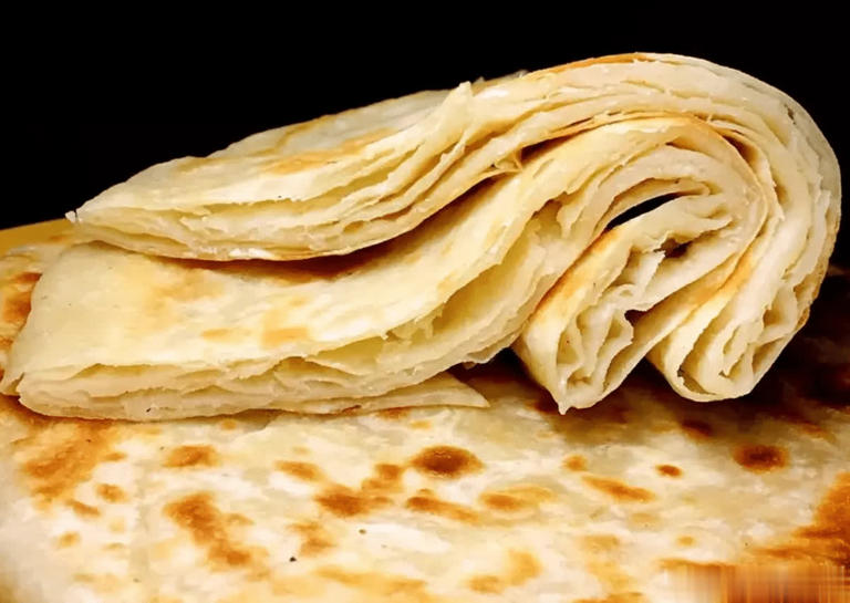 怎么烙饼不硬？多加1料，油饼软嫩多层好吃不发硬