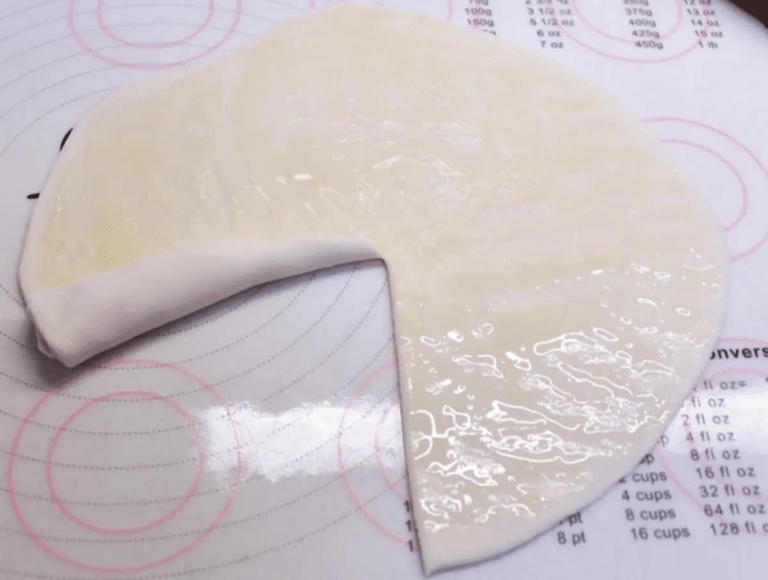 怎么烙饼不硬？多加1料，油饼软嫩多层好吃不发硬