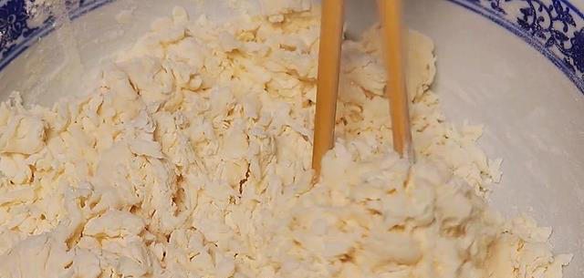 天天吃馅饼，还是这个做法香，不用做油酥，外酥里软，比吃肉还香