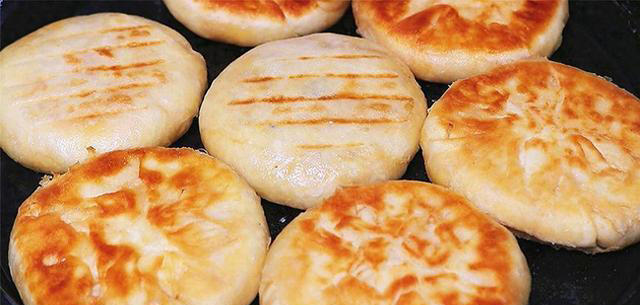 天天吃馅饼，还是这个做法香，不用做油酥，外酥里软，比吃肉还香