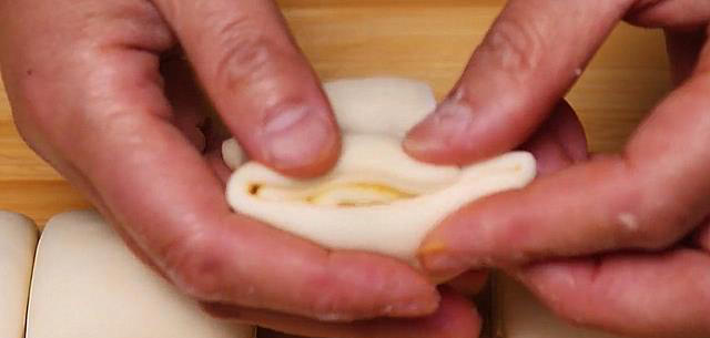 天天吃馅饼，还是这个做法香，不用做油酥，外酥里软，比吃肉还香