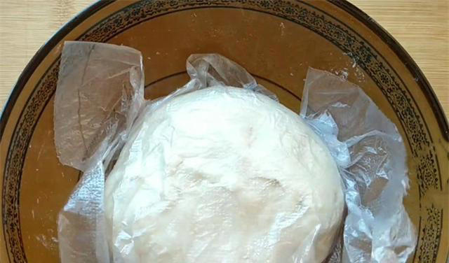 家常小油饼，只需掌握2个秘诀，保证做出的饼柔软筋道，一次成功