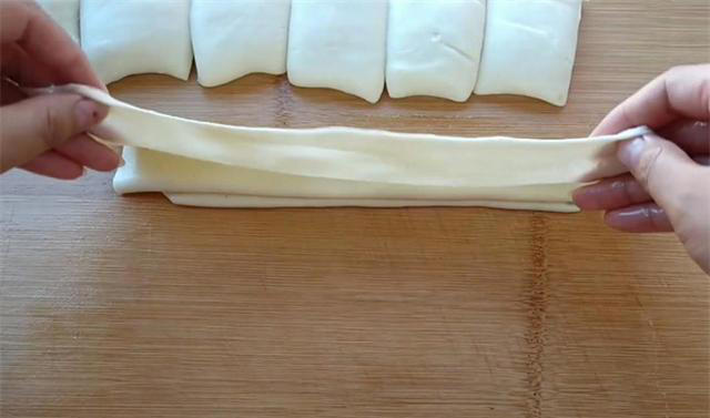 家常小油饼，只需掌握2个秘诀，保证做出的饼柔软筋道，一次成功