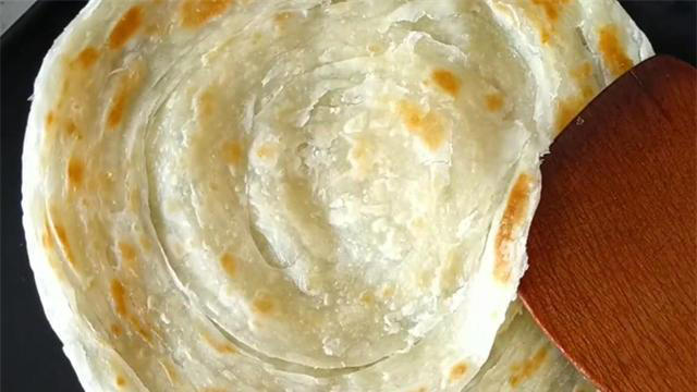 家常小油饼，只需掌握2个秘诀，保证做出的饼柔软筋道，一次成功