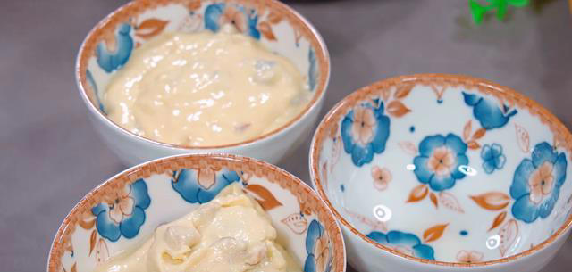 这样的碗蒸糕比蛋糕还香，有鸡蛋面粉就能做，出锅蓬松暄软