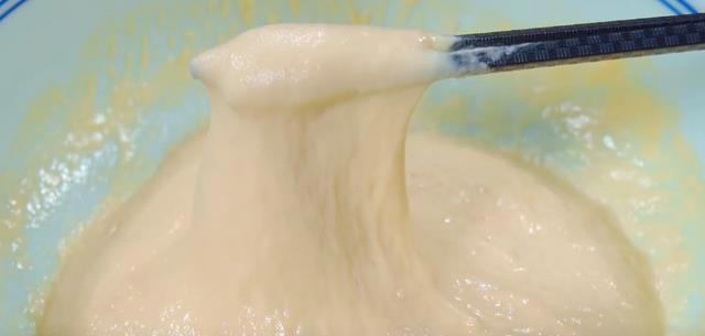 这样的碗蒸糕比蛋糕还香，有鸡蛋面粉就能做，出锅蓬松暄软