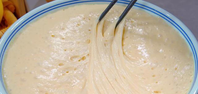 这样的碗蒸糕比蛋糕还香，有鸡蛋面粉就能做，出锅蓬松暄软