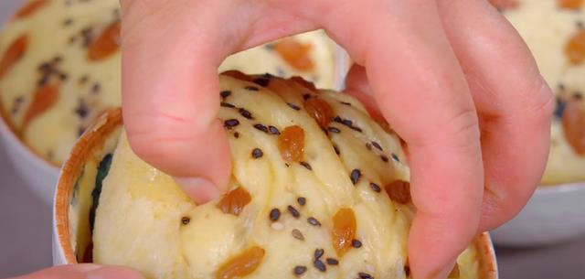 这样的碗蒸糕比蛋糕还香，有鸡蛋面粉就能做，出锅蓬松暄软