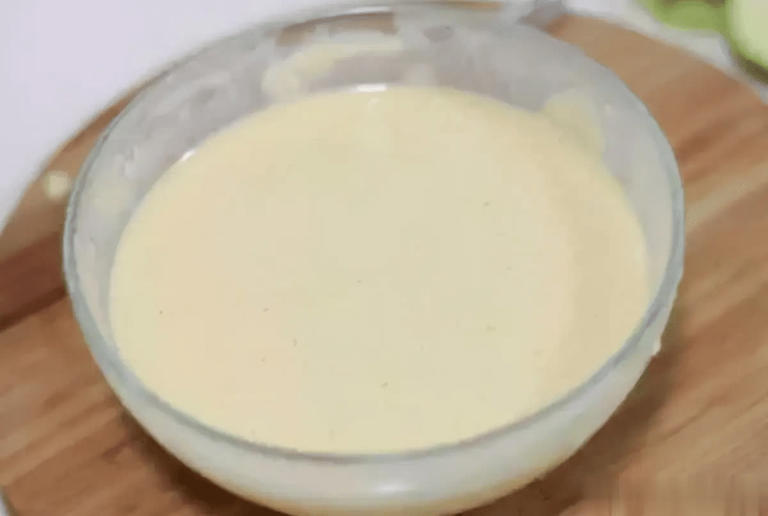 制作酥脆炸肉的秘诀：只需这4种食材混合，外酥里嫩，冷食依然美味