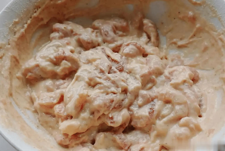 制作酥脆炸肉的秘诀：只需这4种食材混合，外酥里嫩，冷食依然美味