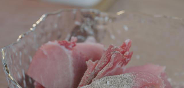 这才是锅包肉简单好吃的做法，味道不比饭店差，真过瘾