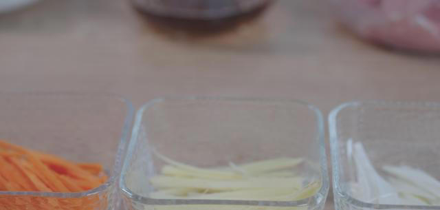 这才是锅包肉简单好吃的做法，味道不比饭店差，真过瘾