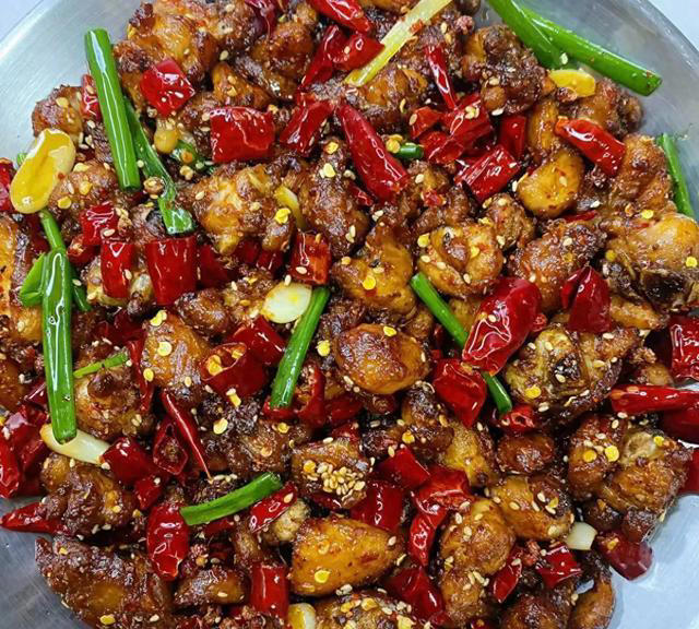 辣子鸡：舌尖上的辣味传奇