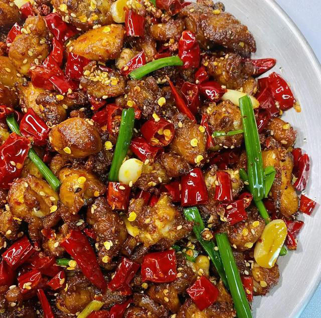 辣子鸡：舌尖上的辣味传奇